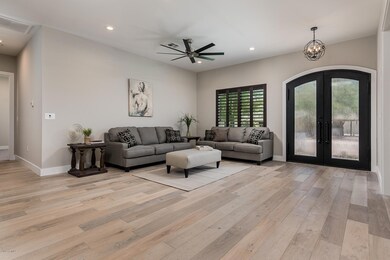 3902 E Devonshire Ave - MLS-10