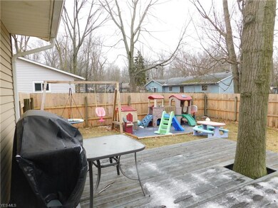 844 Sunset Ave, Sheffield Lake, OH 44054 - photo 4