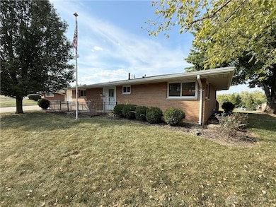 273 Shade Dr, Fairborn, OH 45324 - photo 2