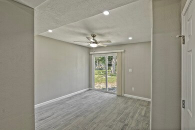 10121 Bretton Dr, Houston, TX 77016 - photo 4