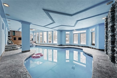 34040 Sherbrook Park Dr, Solon, OH 44139 - photo 4