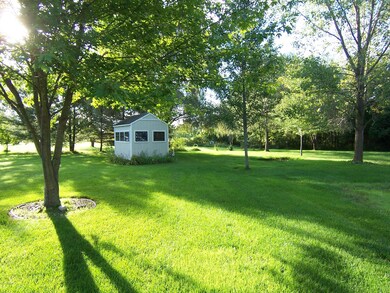 4344 Hickory View Ct, Moline, MI 49335 - photo 5