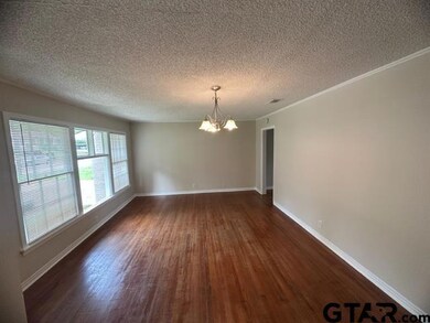 1319 1319 Graham Dr, Tyler, TX 75701 - photo 2