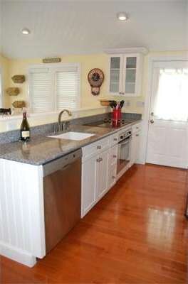 7 Emerald St, Chicopee, MA 01013 - photo 3