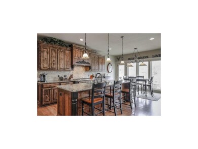 Kitchen Island with Granite & Breakfast Room
