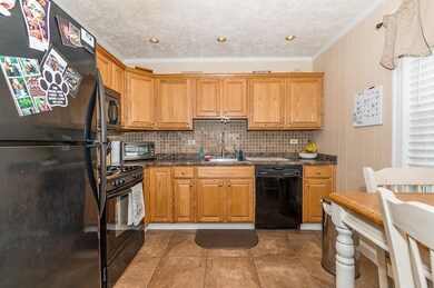 27 Sampson St, South Grafton, MA 01560 - photo 6