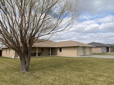 525 Jayhawk Ave, Hugoton, KS 67951 - photo 2