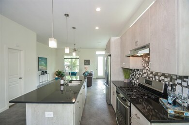 312 E 36th St, Houston, TX 77018 - photo 7