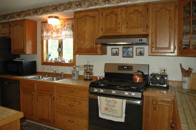 886 Middlesex Rd, Topsham, ME 04086 - photo 6