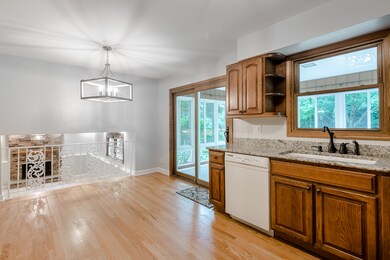 1565 Swallow St, Naperville, IL 60565 - photo 5