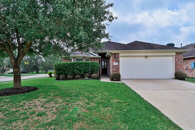 398 Henry St, Alvin, TX 77511 - photo 2