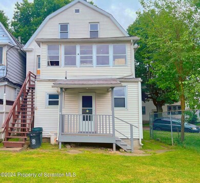 125 Carlisle St unit 2nd flr, Wilkes Barre, PA 18702 - photo 2