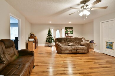 134 Rolling Dr, Westminster, SC 29693 - photo 6