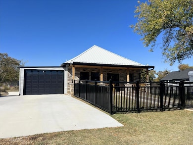 724 Franklin St, Bellevue, TX 76228 - photo 3