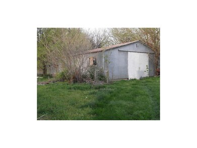Metal Barn with half concrete floor, electricity a