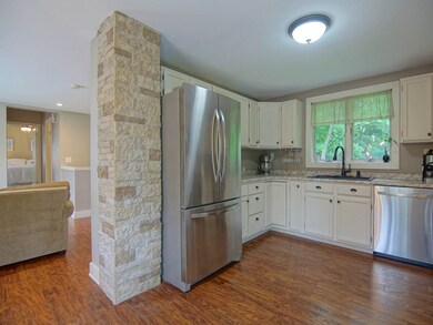 22 Saint Laurent St, Epping, NH 03042 - photo 5