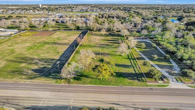 1507 Salem Rd, Victoria, TX 77904 - photo 3