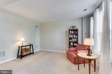 734 Chevington Ct, Woodbridge, VA 22191 - photo 5