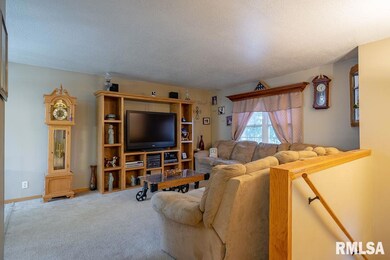 3120 W 65th St, Davenport, IA 52806 - photo 3