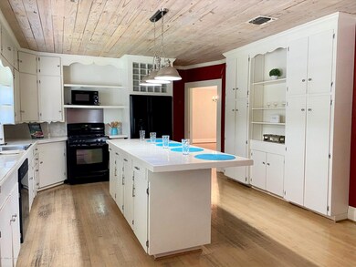 Spacious kitchen