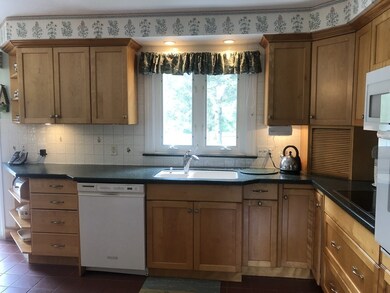 9 George St, South Dartmouth, MA 02748 - photo 6