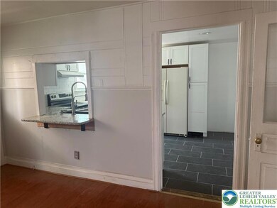 314 N Franklin St unit 320 1/2, Allentown, PA 18102 - photo 5