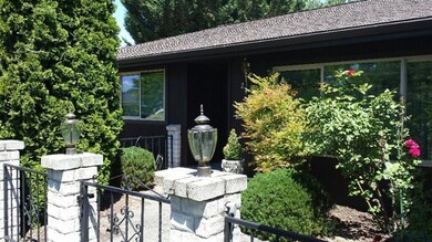 2427 Amaryllis St, Medford, OR 97504 - photo 2