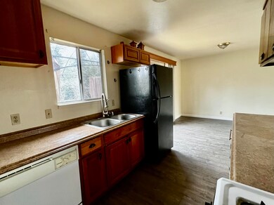 1786 Lazelle Ct, Redding, CA 96002 - photo 6