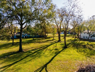 8921 Irvington Blvd, Houston, TX 77022 - photo 5
