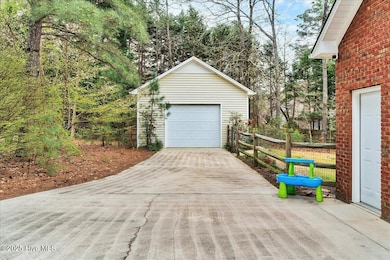 07-7_230 W Hedgelawn Way, Southern Pines