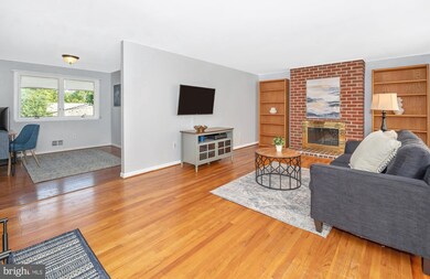 6721 Pine Dr, Columbia, MD 21046 - photo 3