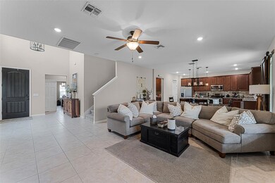 Foyer to the left
