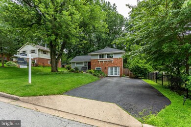 10831 Charles Dr, Fairfax, VA 22030 - photo 2