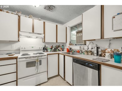 441 W Gloucester St, Gladstone, OR 97027 - photo 5