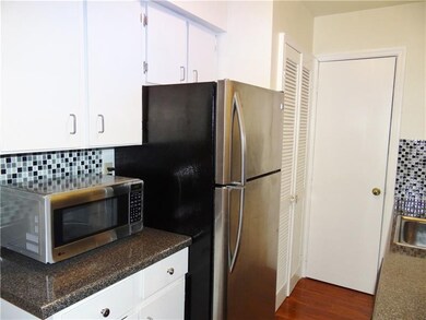 940 Adam Dr unit E, Pittsburgh, PA 15216 - photo 3