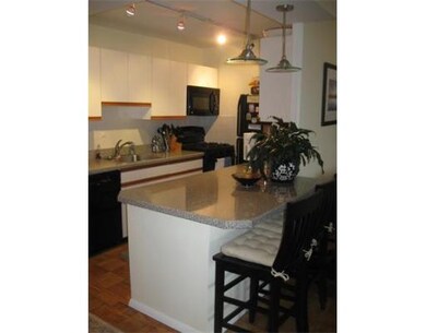 Whittier Place unit 17R, Boston, MA 02114 - photo 3