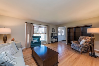 419 Northgate Rd unit 27, Lindenhurst, IL 60046 - photo 3