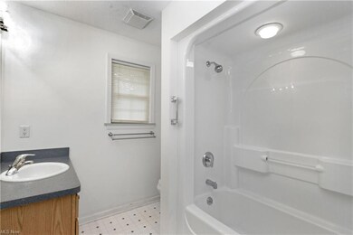 Bathroom of Unit B