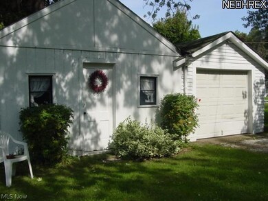 256 W Main Rd, Conneaut, OH 44030 - photo 3