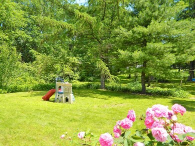 828 Whitney Dr, Schenectady, NY 12309 - photo 4