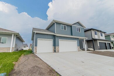 7372 27th St S, Fargo, ND 58104-12