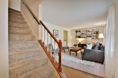 6398 Deer Ridge Ln, Columbus, OH 43229 - photo 3