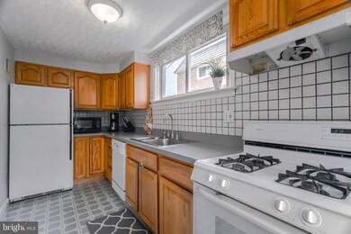 944 Kenwood Rd, Drexel Hill, PA 19026 - photo 7