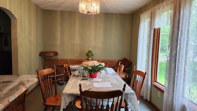 6 - Dining Room