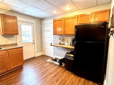 712 Locust St, Coshocton, OH 43812 - photo 4