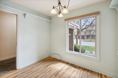 10-1024-Grenoble-Cir-Lansing-MI-48917-Wi