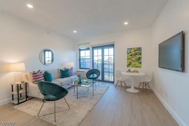 1026 Stuyvesant Ave unit 304, Union, NJ 07083 - photo 3