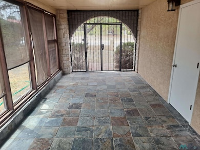 614 N 11th St, Carlsbad, NM 88220 - photo 5