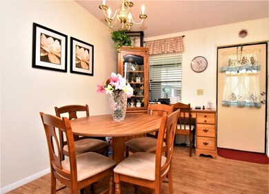 35214 Lindsey Ln, Zephyrhills, FL 33541 - photo 5