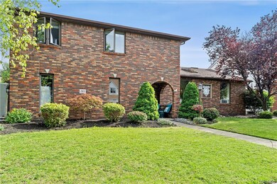 285 Selkirk Dr, North Tonawanda, NY 14120 - photo 2